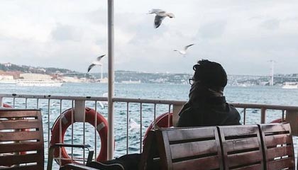 开云电竞平台-楚阿梅尼被评为欧洲杯最佳中场